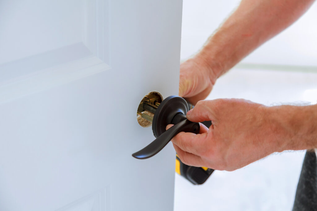 Installing renter-friendly lock on apartment door