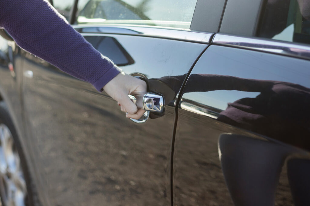 Car door lock check for security assessment