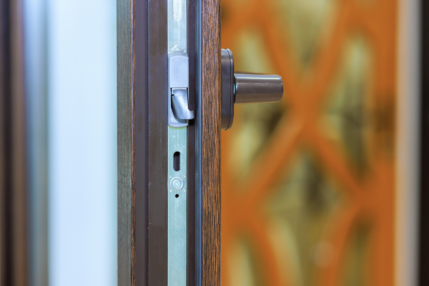 Temporary lock on commercial door